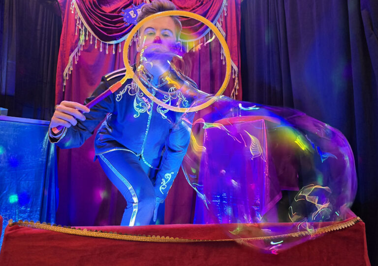 Erwan_fait_son_cirque_2025_01